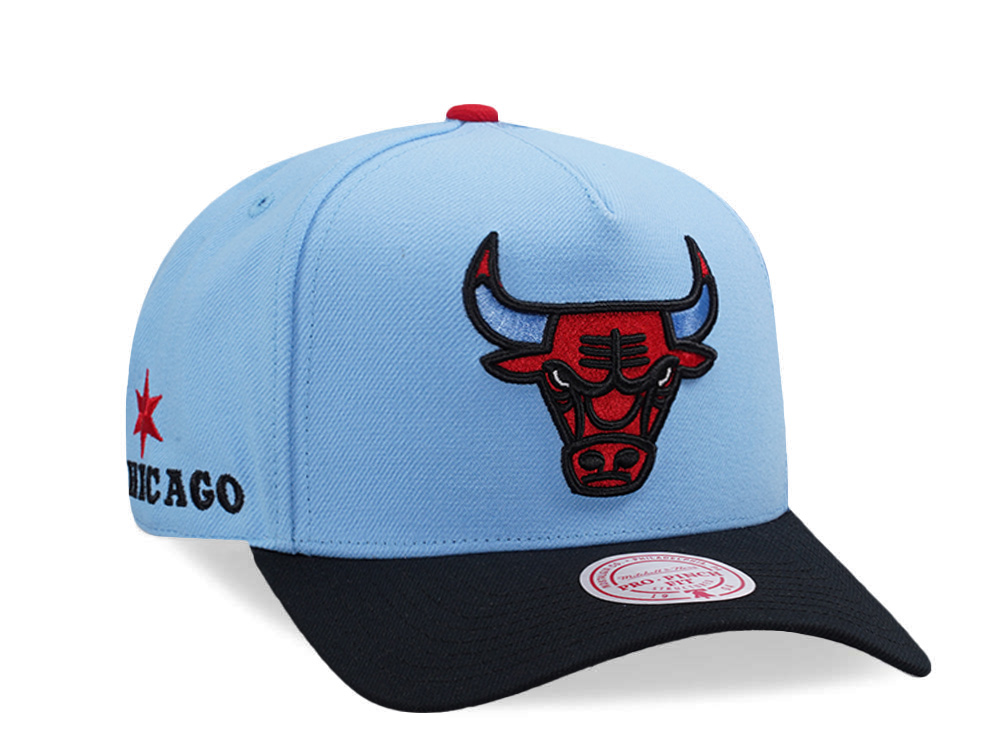 Mitchell & Ness Chicago Bulls NBA In The City Sky Blue Edition Pro Pinch Fit Snapback Casquette