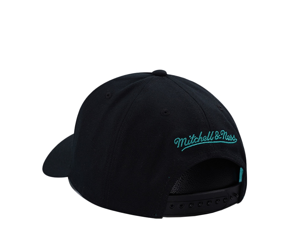 Mitchell & Ness Vancouver Grizzlies Hardwood Classics 404 Club Camo Black Edition Pro Pinch Fit Snapback Casquette
