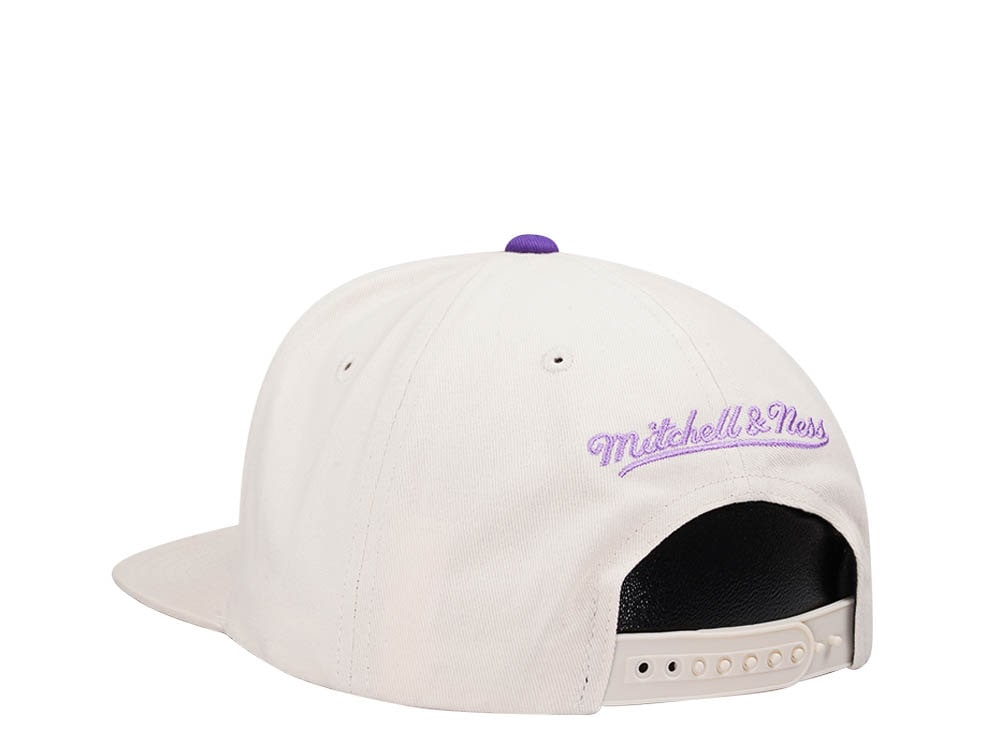 Mitchell & Ness Toronto Raptors Reframe Retro Off White Snapback Casquette