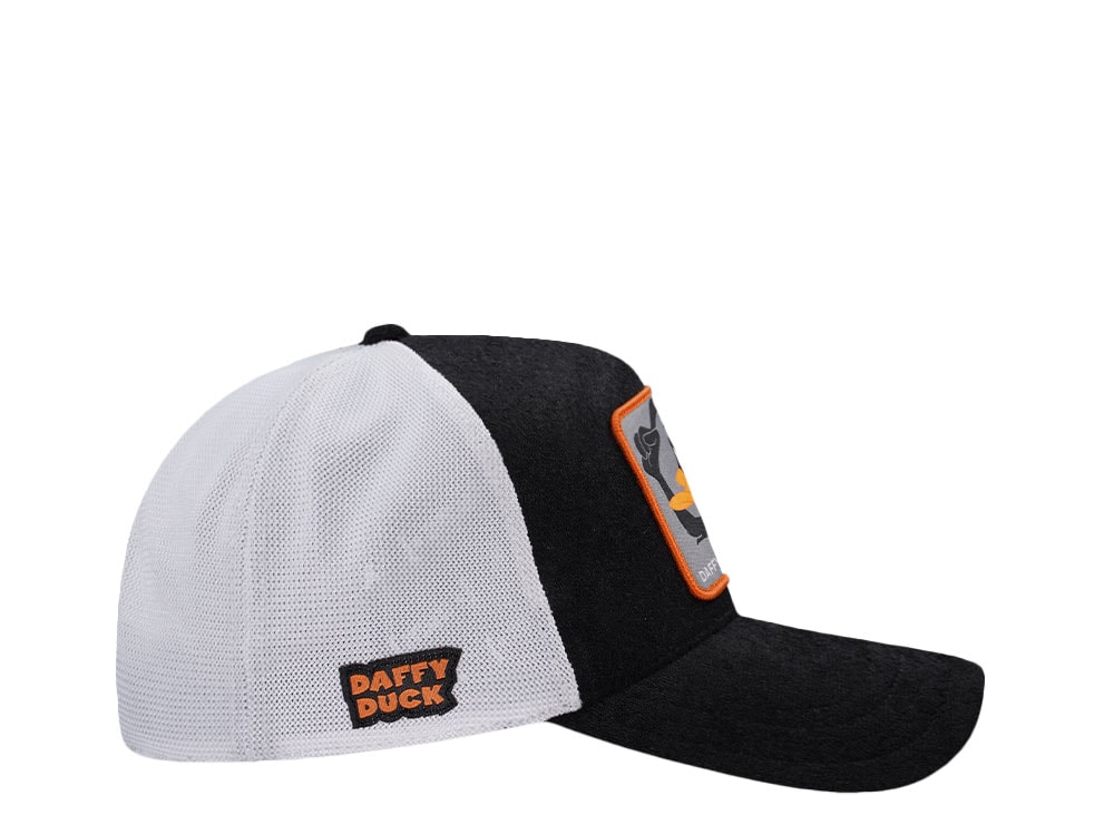 Capslab Looney Tunes Daffy Duck Black Trucker Snapback Casquette