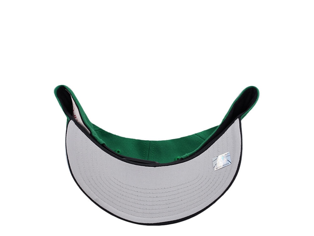 Mitchell & Ness Boston Celtics NBA In The City Green Edition Pro Pinch Fit Snapback Casquette