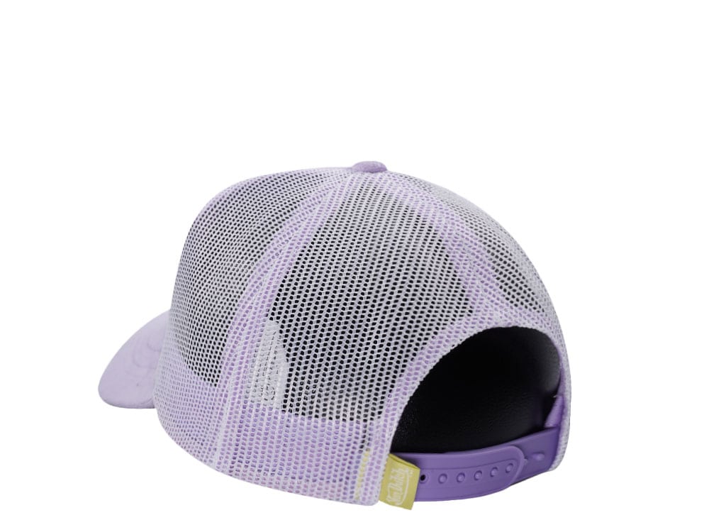 Von Dutch Oval Patch Lavender Velour Edition Trucker Snapback Casquette