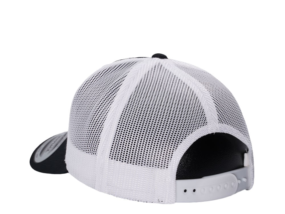 Yupoong Basic Black White Retro Trucker Snapback Casquette