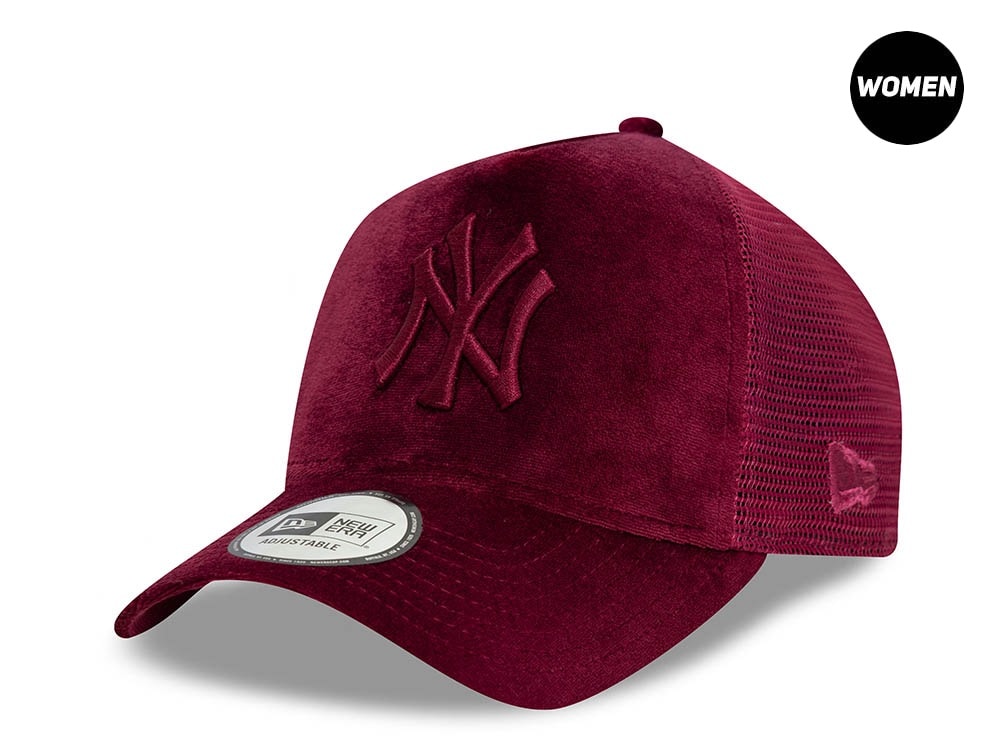 New Era New York Yankees Velour Cherry Womens 9Forty A Frame Trucker Snapback Casquette