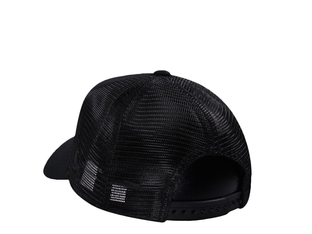 New Era Liverpool FC Black on Black 9Forty A Frame Trucker Snapback Casquette