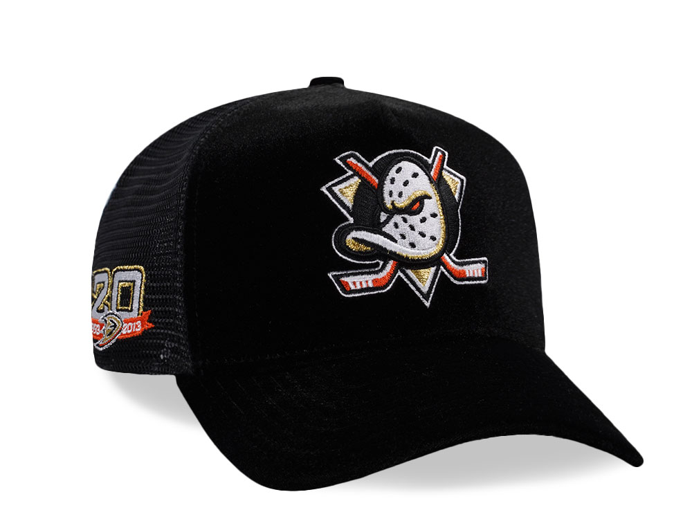 New Era Anaheim Ducks 20th Anniversary Velvet Trucker Edition 9Forty A Frame Snapback Casquette
