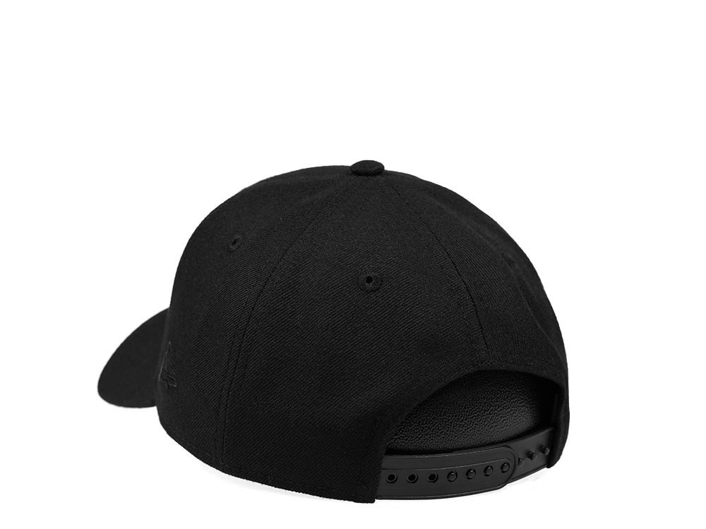 New Era Atlanta Braves Black on Black Edition 9Forty Snapback Casquette