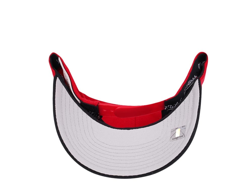 Mitchell & Ness Chicago Bulls Team Two Tone Red Line Solid Flex Snapback Casquette