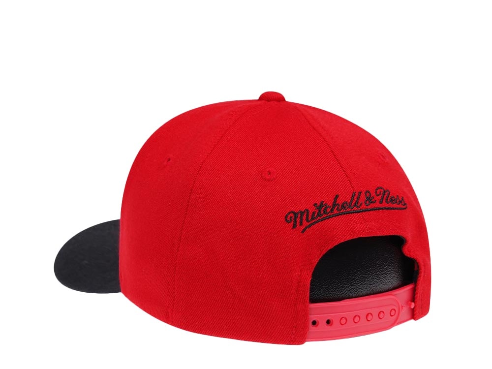 Mitchell & Ness Chicago Bulls Team Two Tone Red Line Solid Flex Snapback Casquette