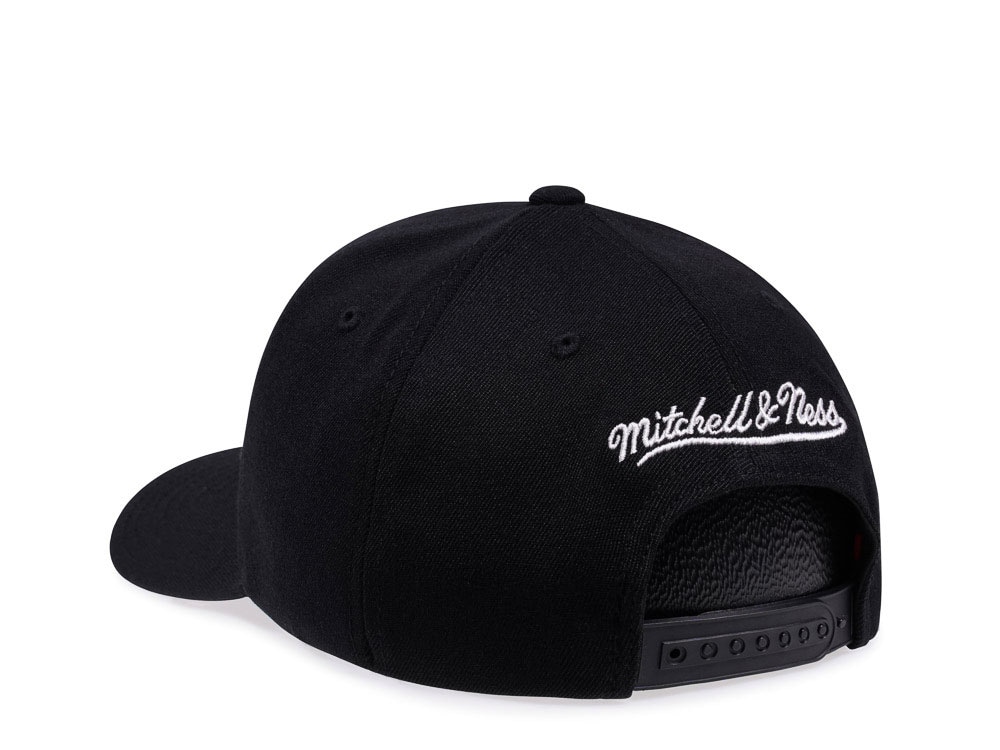 Mitchell & Ness Brooklyn Nets Duotone Red Line Flex Snapback Casquette