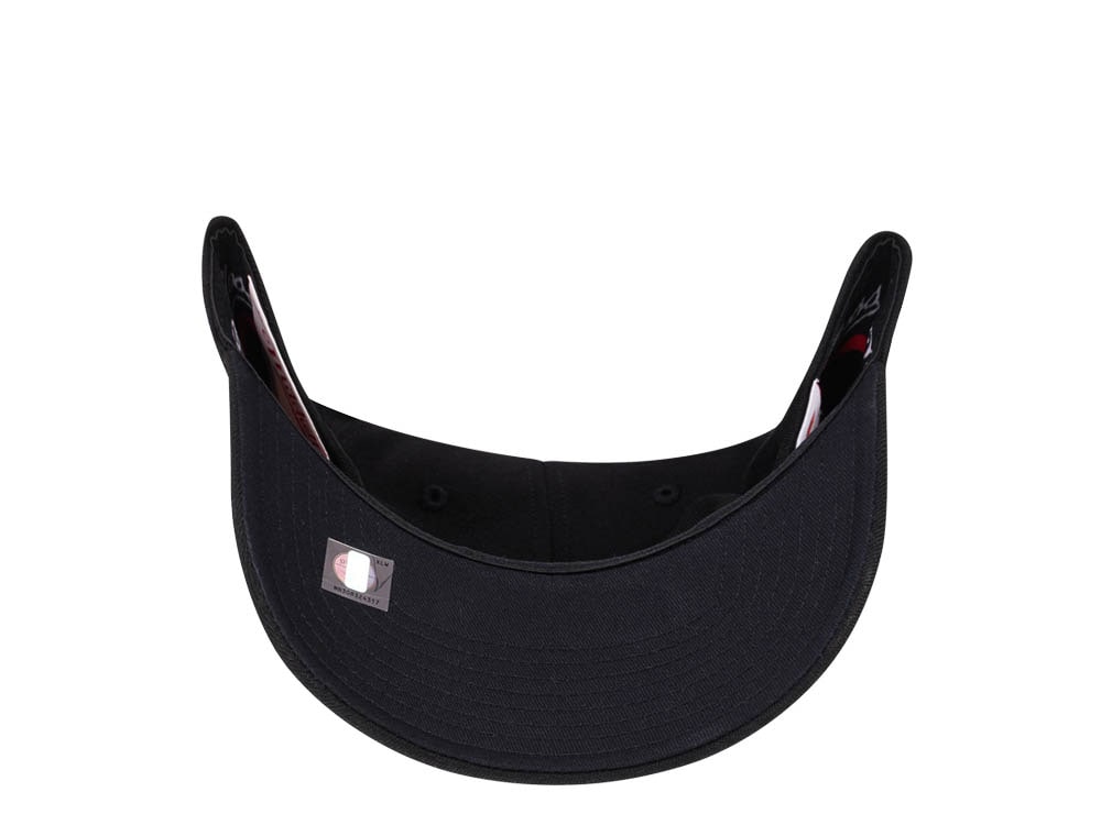 Mitchell & Ness San Antonio Spurs Black on Black Red Line Solid Flex Snapback Casquette
