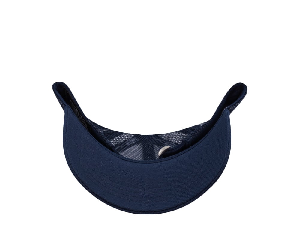 Von Dutch Oval Patch Navy Trucker Strapback Casquette