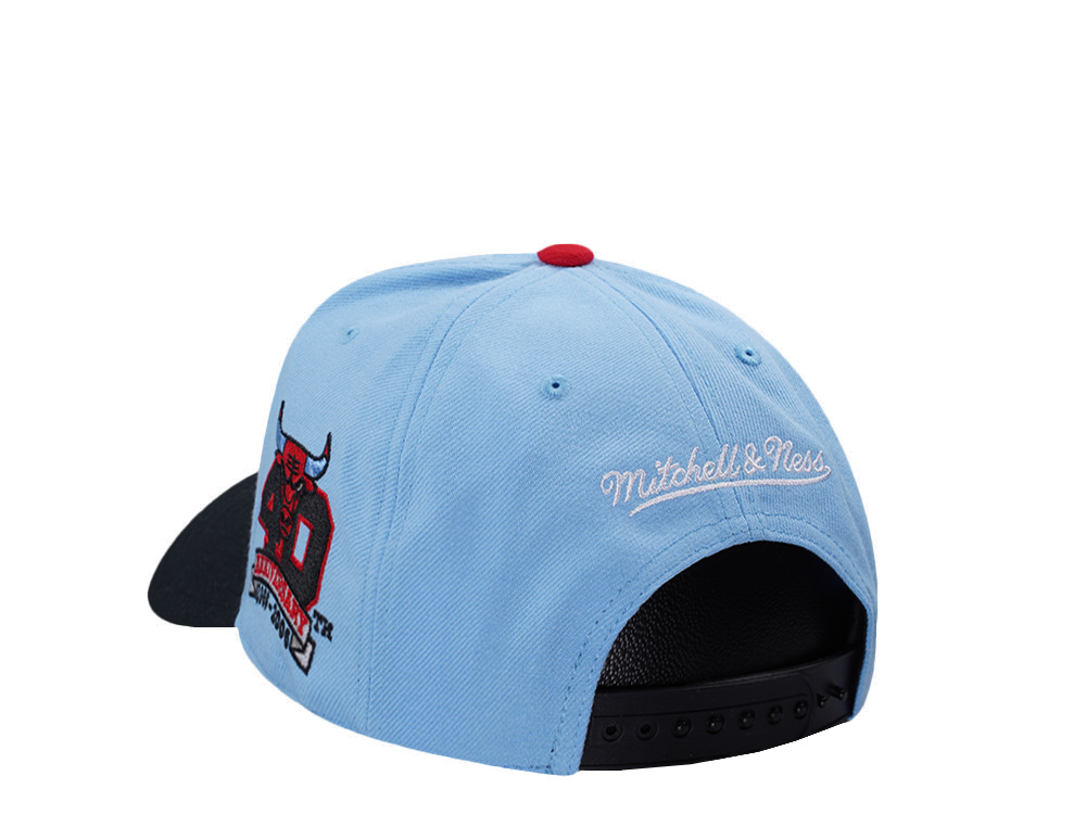 Mitchell & Ness Chicago Bulls NBA In The City Sky Blue Edition Pro Pinch Fit Snapback Casquette