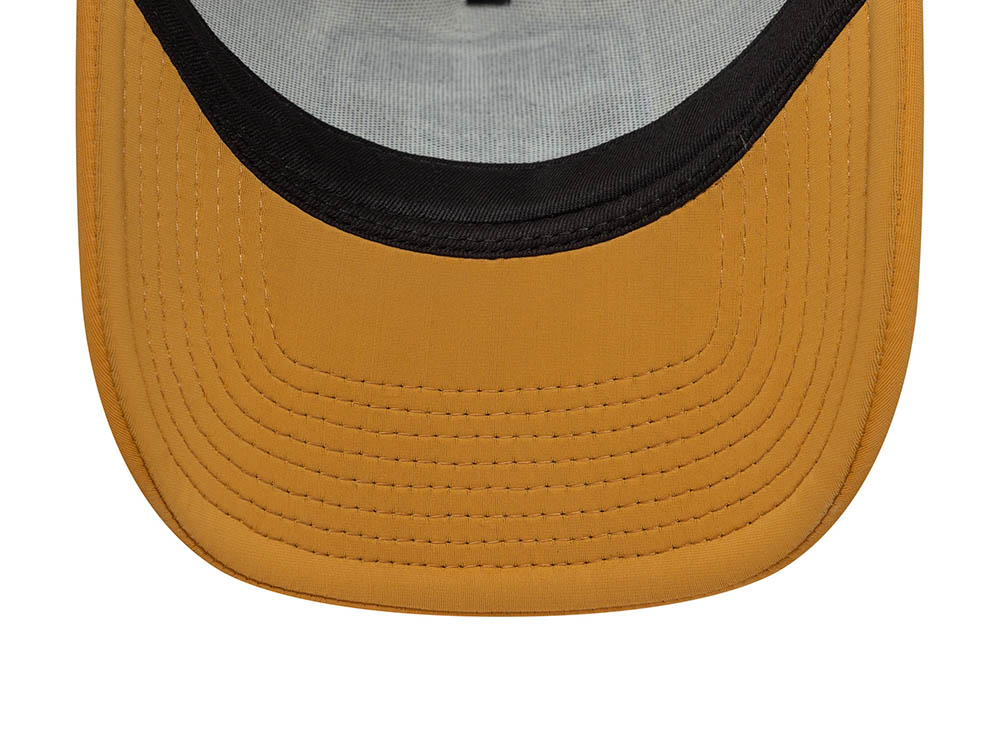 New Era Graphic Patch Beige 9Forty A Frame Trucker Snapback Casquette