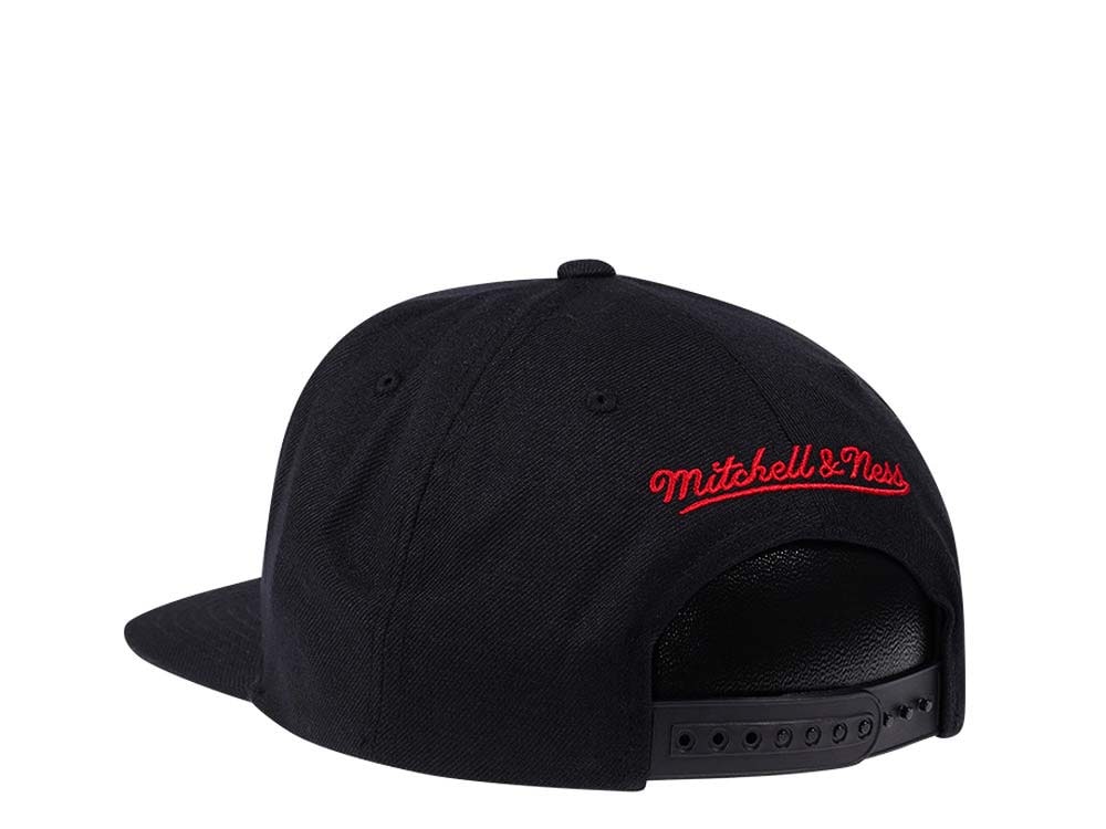 Mitchell & Ness Chicago Bulls Black Zig Zag Satin Undervisor Snapback Casquette