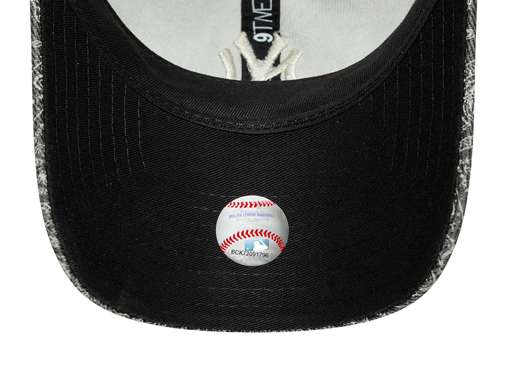New Era New York Yankees Washed Paisley Black 9Twenty Strapback Casquette
