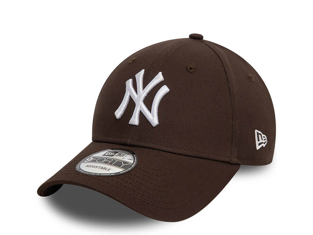 New Era New York Yankees League Essential Dark Brown 9Forty Strapback Casquette