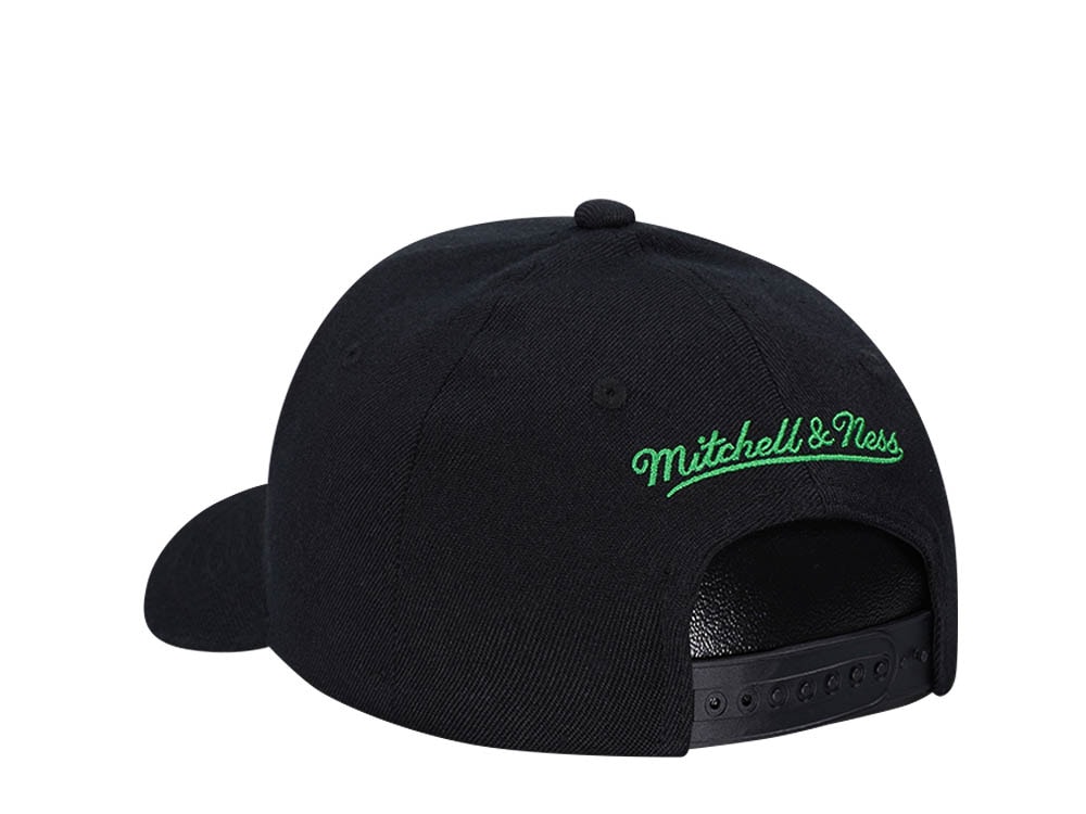 Mitchell & Ness Boston Celtics High Crown 6 Panel Classic Red Line Flex Snapback Casquette