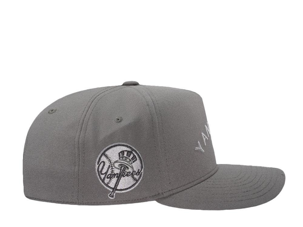 Nike New York Yankees Dri-Fit Rise Olive Edition Snapback Casquette