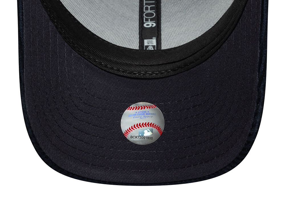 New Era New York Yankees Navy Corduroy 9Forty M Crown Strapback Casquette