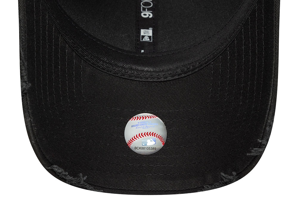 New Era New York Yankees Wash Distress Black Edition 9Forty Strapback Casquette