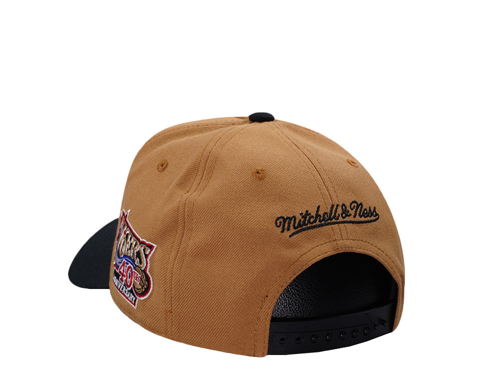 Mitchell & Ness Philadelphia 76ers NBA In The City Brown Edition Pro Pinch Fit Snapback Casquette