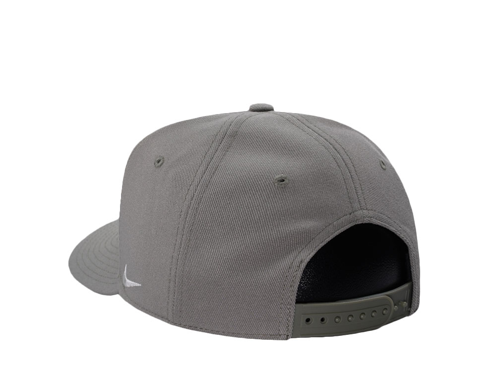 Nike New York Yankees Dri-Fit Rise Olive Edition Snapback Casquette