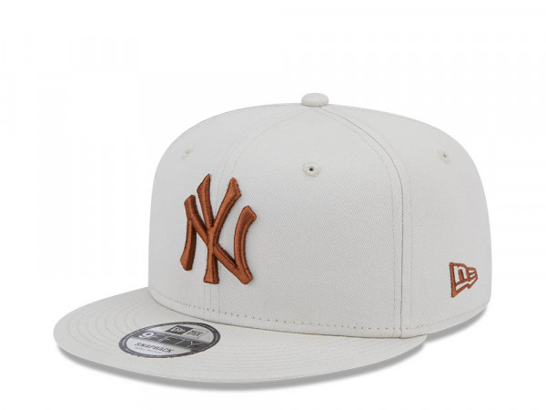 New Era New York Yankees League Essential Stone Edition 9Fifty Snapback Cap