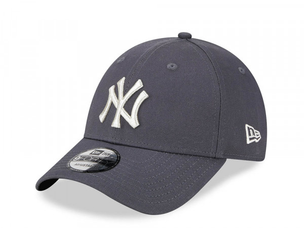 New Era New York Yankees Metallic Gray 9Forty Strapback Cap