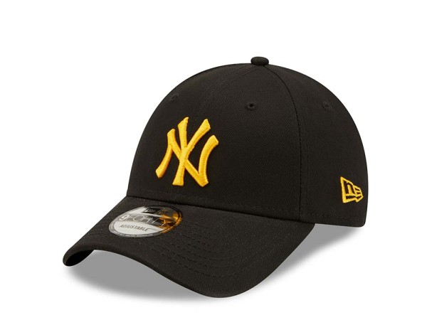 New Era New York Yankees Essential Black and Yellow League 9Forty Snapback Cap