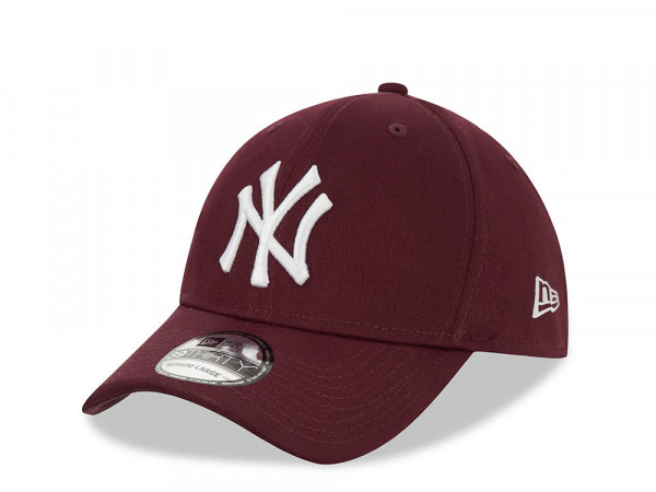 New Era New York Yankees League Essential Maroon 39Thirty Stretch Cap
