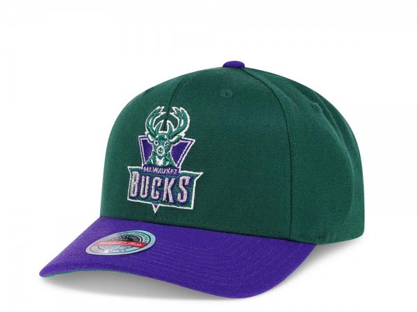 Mitchell & Ness Milwaukee Bucks Two Tone Red Line Flex Snapback Cap
