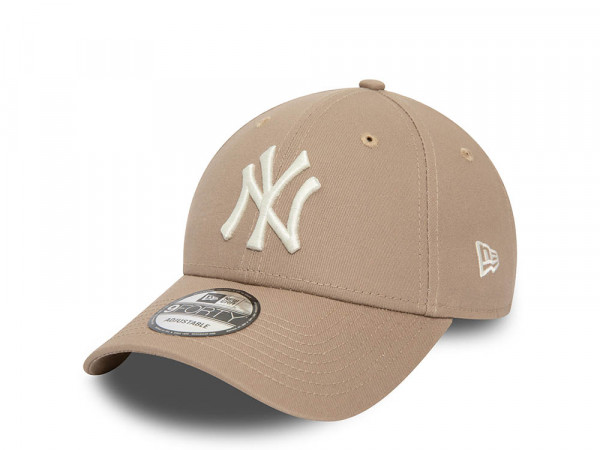 New Era New York Yankees League Essential Grey 9Forty Strapback  Cap