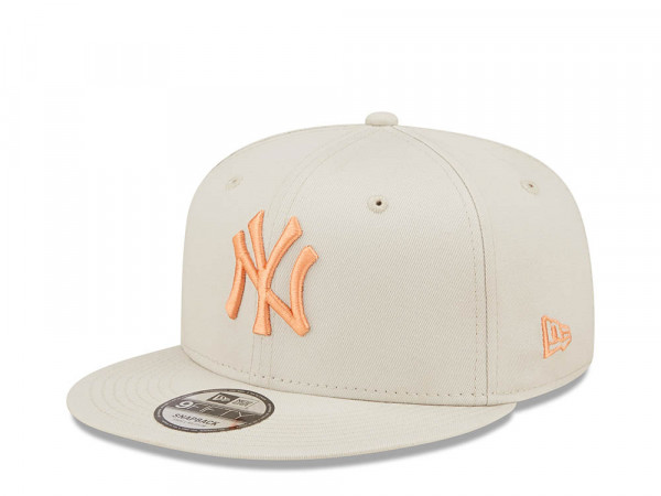 New Era New York Yankees League Essential Cream Edition 9Fifty Snapback Cap