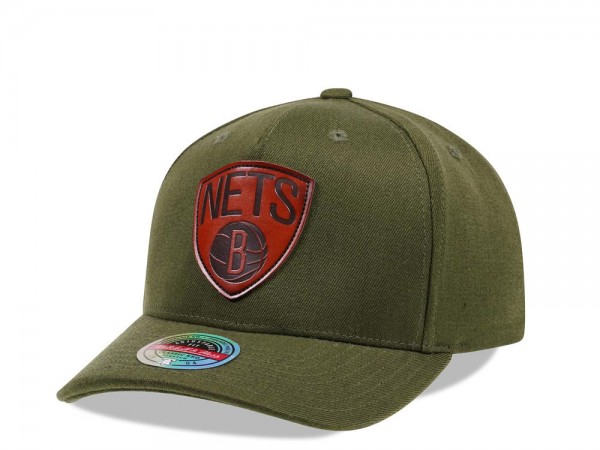 Mitchell & Ness Brooklyn Nets Wood Leatherbadge Red Line Flex Snapback Cap