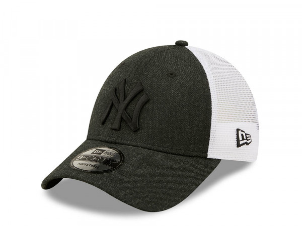New Era New York Yankees Black Home Field Edition 9forty Trucker Strapback Cap