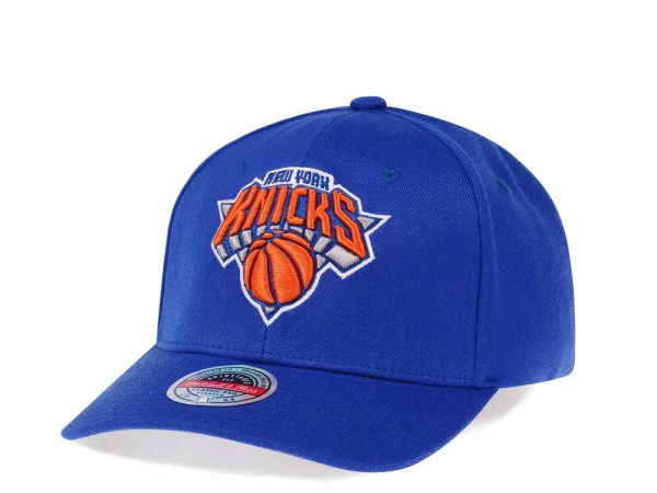 Mitchell & Ness New York Knicks Team Ground Red Line Solid Flex Snapback Cap