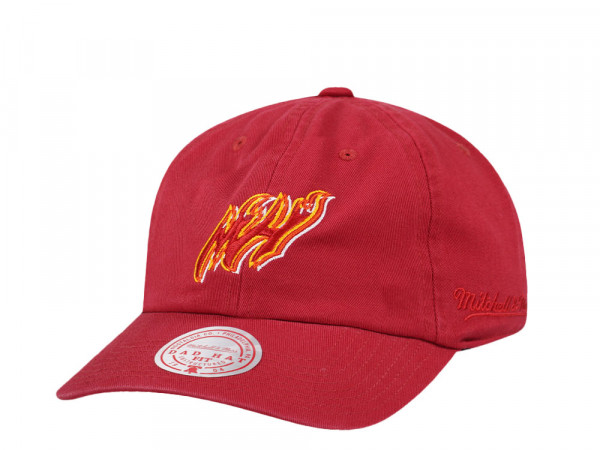 Mitchell & Ness Miami Heat Golden Hour Glaze Red Dadhat Strapback Cap
