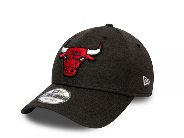 New Era Chicago Bulls Shadow Tech 9Forty Strapback Cap