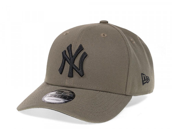 New Era New York Yankees New Olive Edition 9Forty Snapback Cap