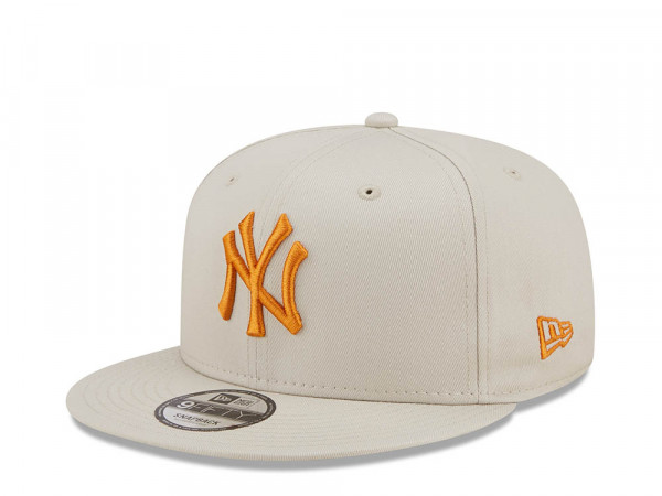 New Era New York Yankees League Essential Cream 9Fifty Snapback Cap