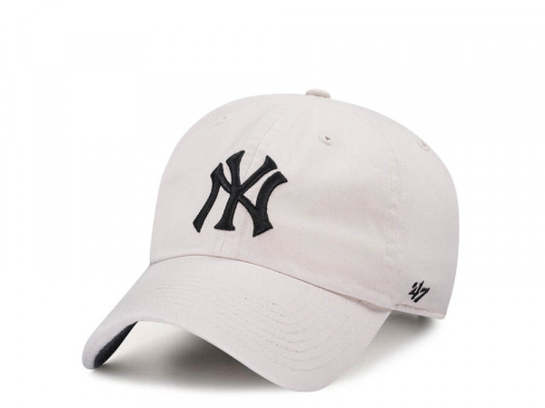 47Brand New York Yankees Bone Ballpark Clean Up Strapback Cap