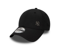 New Era New York Yankees Black Flawless 9Forty Strapback Cap