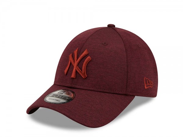 New Era New York Yankees Shadow Red 9Forty Strapback Cap