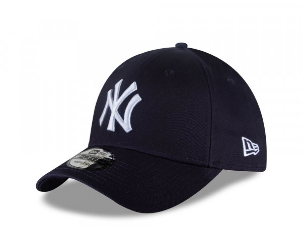 New Era New York Yankees Deep Navy League Essential 9forty Snapback Cap
