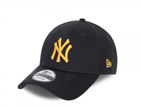 New Era New York Yankees Essential Navy 9Forty Strapback Cap