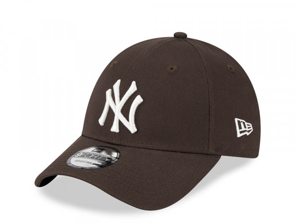 New Era New York Yankees Essential League Brown 9Forty Strapback Cap